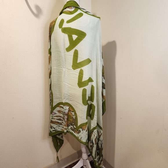 BCBGENERATION Large Green Graphic Wrap Scarf  Beachy Cover all - Picture 3 of 9